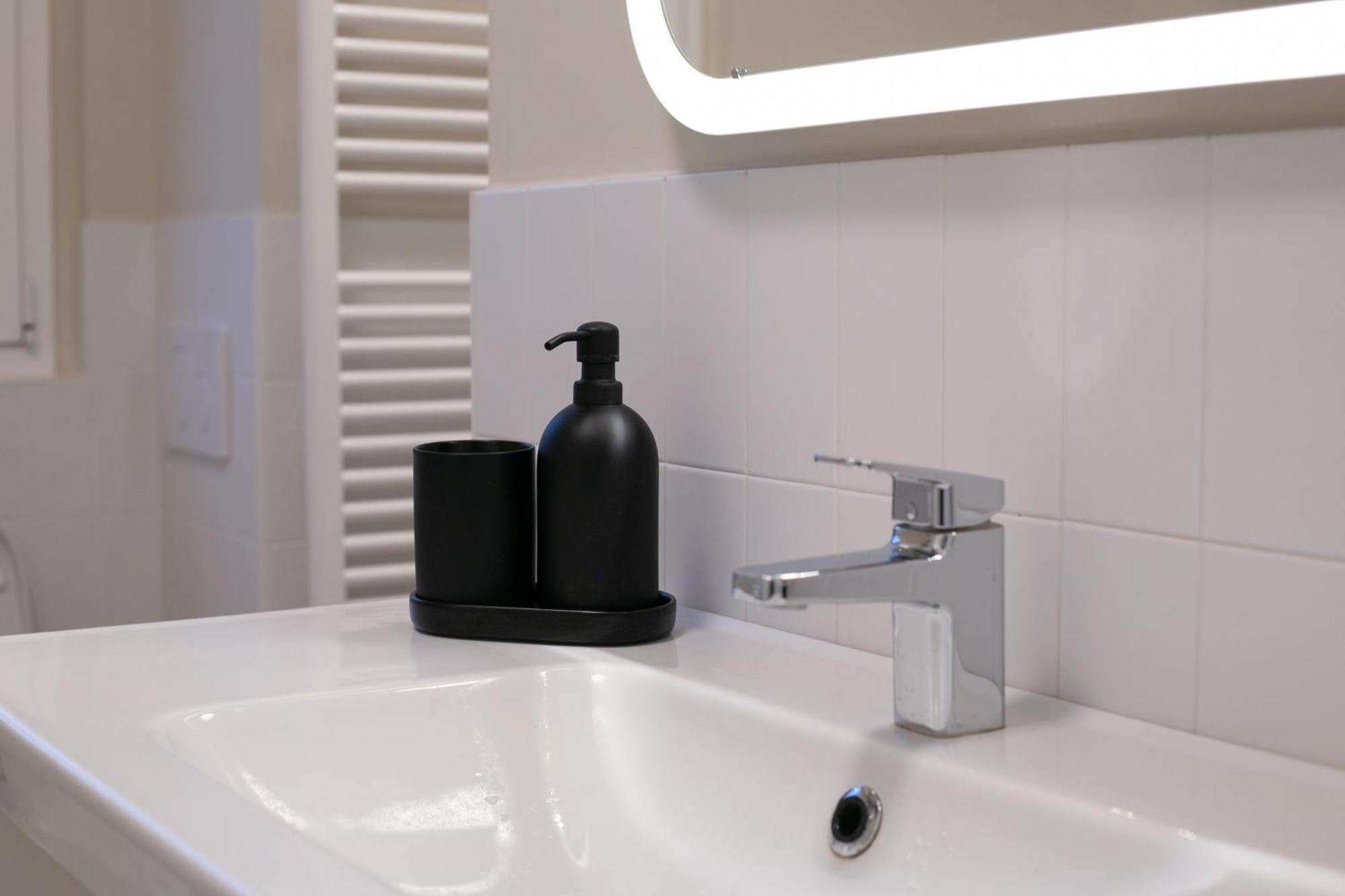 Dreams Exclusive Apartments With Terrace - Free Parking - M1 Station - Near Center Milano Exterior foto